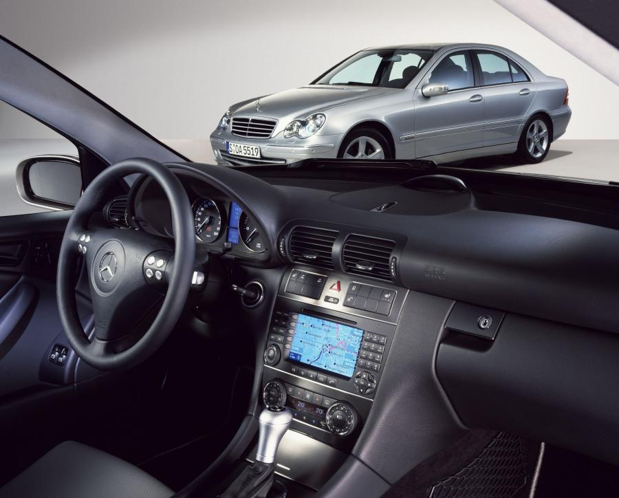 Mercedes-Benz C-Class 2004 года  (фото 36 из 88)